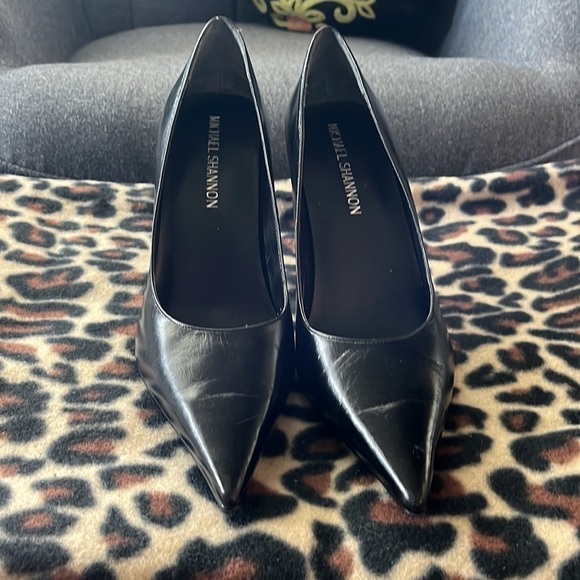 Michael Shannon size 8 leather pumps.  Excellent condition - Picture 1 of 5
